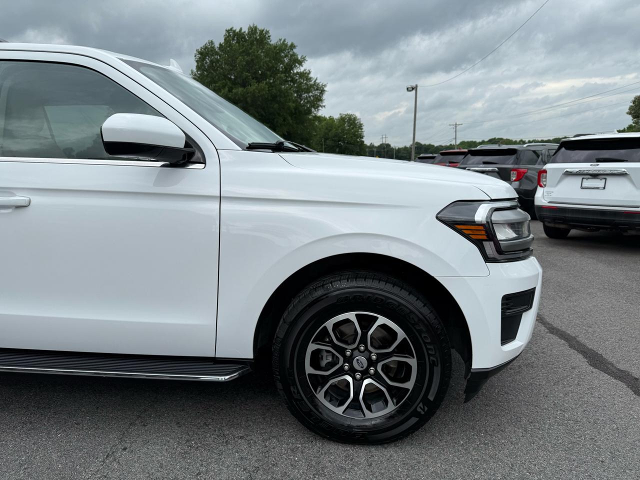 Ford Expedition XLT 4WD 2023