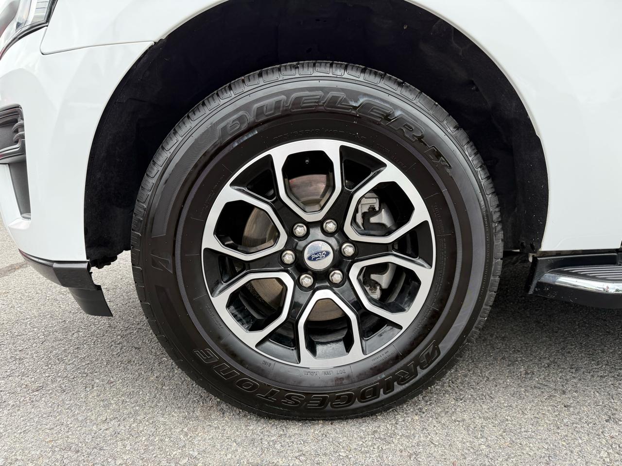 Ford Expedition XLT 4WD 2023