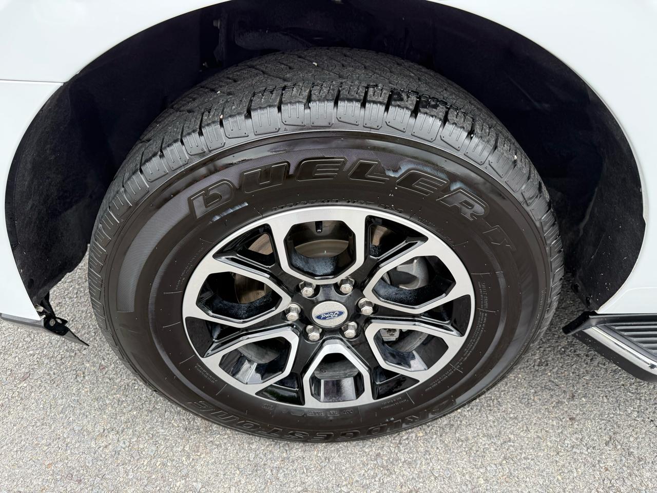 Ford Expedition XLT 4WD 2023