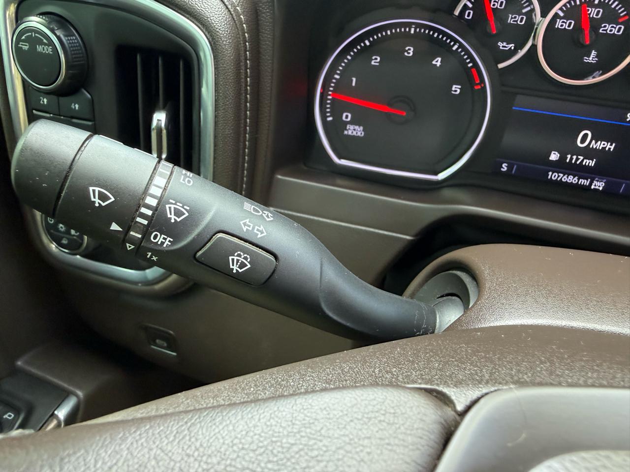 Chevrolet Silverado 2500HD LT Crew Cab 4WD 2020