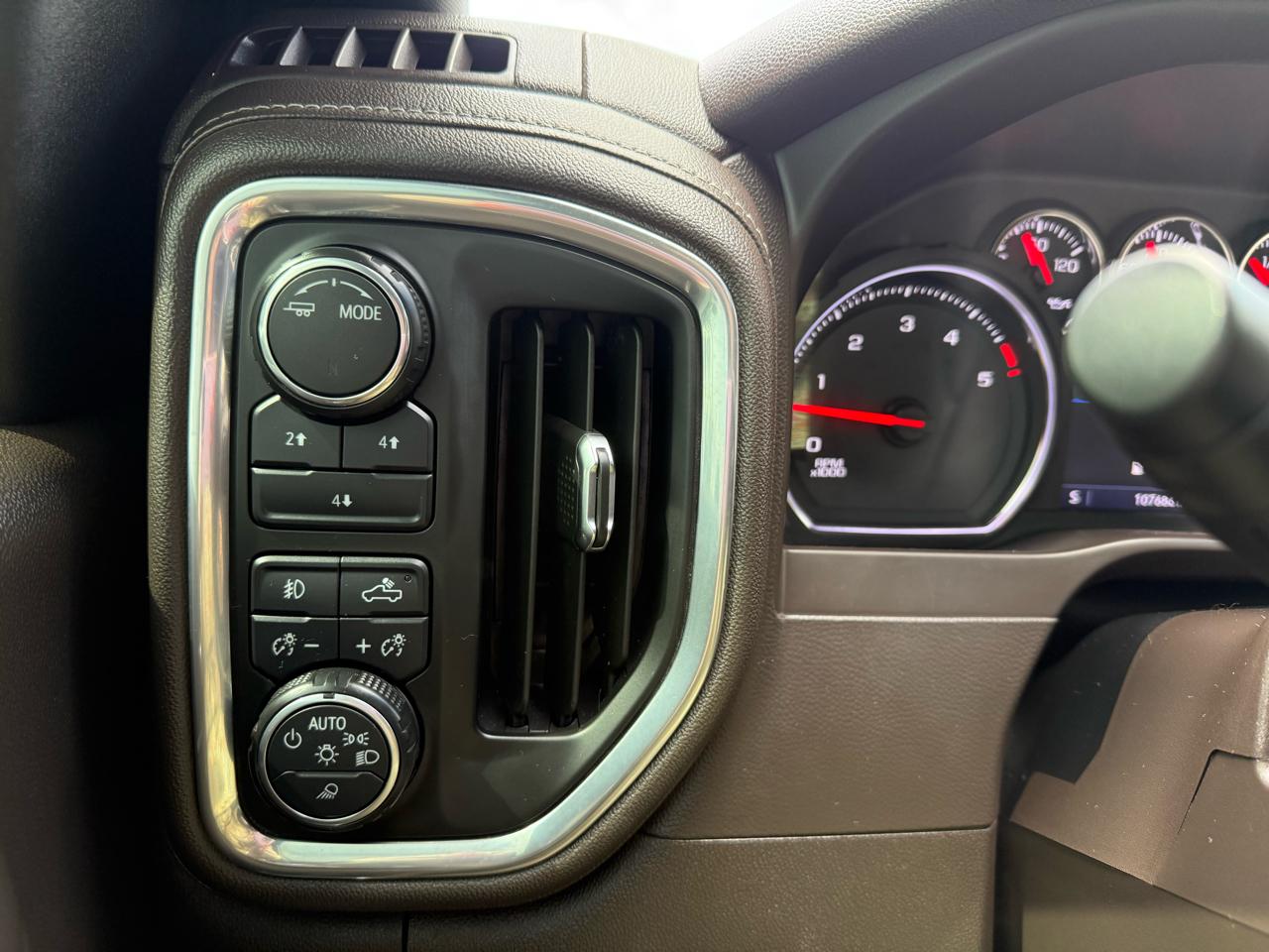 Chevrolet Silverado 2500HD LT Crew Cab 4WD 2020