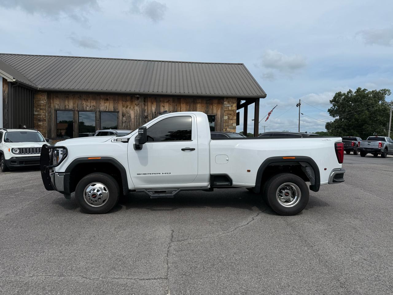 GMC Sierra 3500HD Pro Regular Cab 4WD 2024