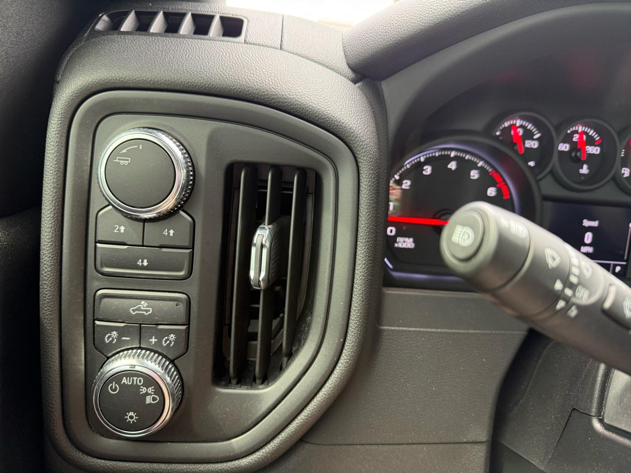 GMC Sierra 3500HD Pro Regular Cab 4WD 2024