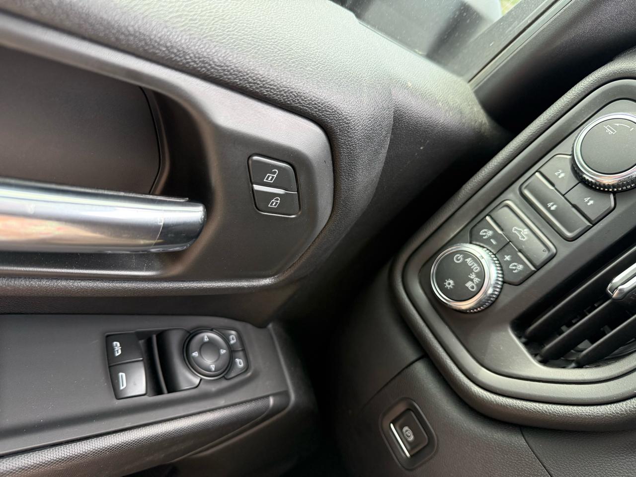 GMC Sierra 3500HD Pro Regular Cab 4WD 2024