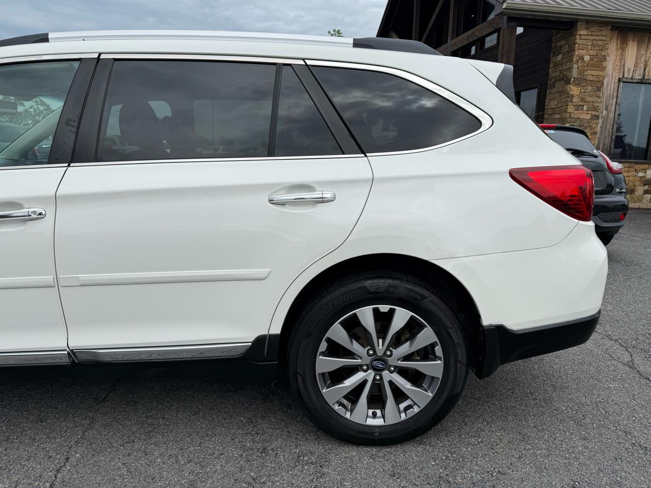 Subaru Outback 3.6R Touring 2017