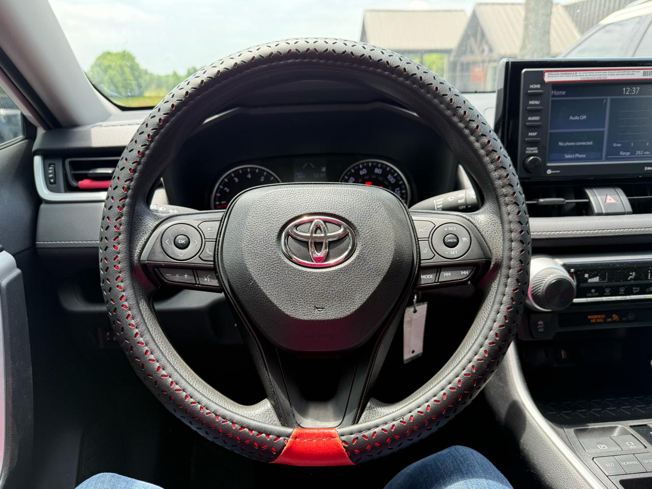 Toyota RAV4 LE 2021