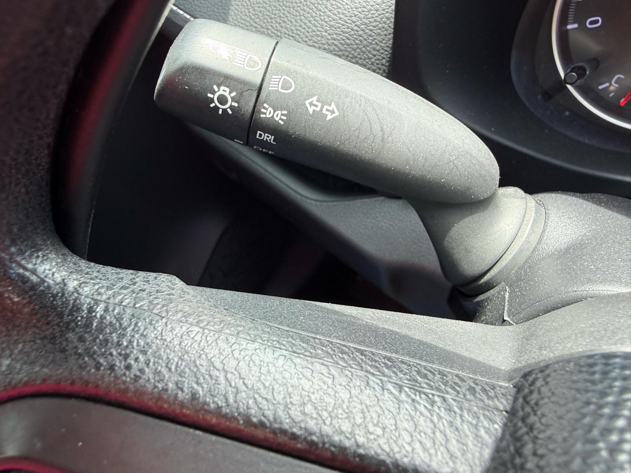 Toyota RAV4 LE 2021
