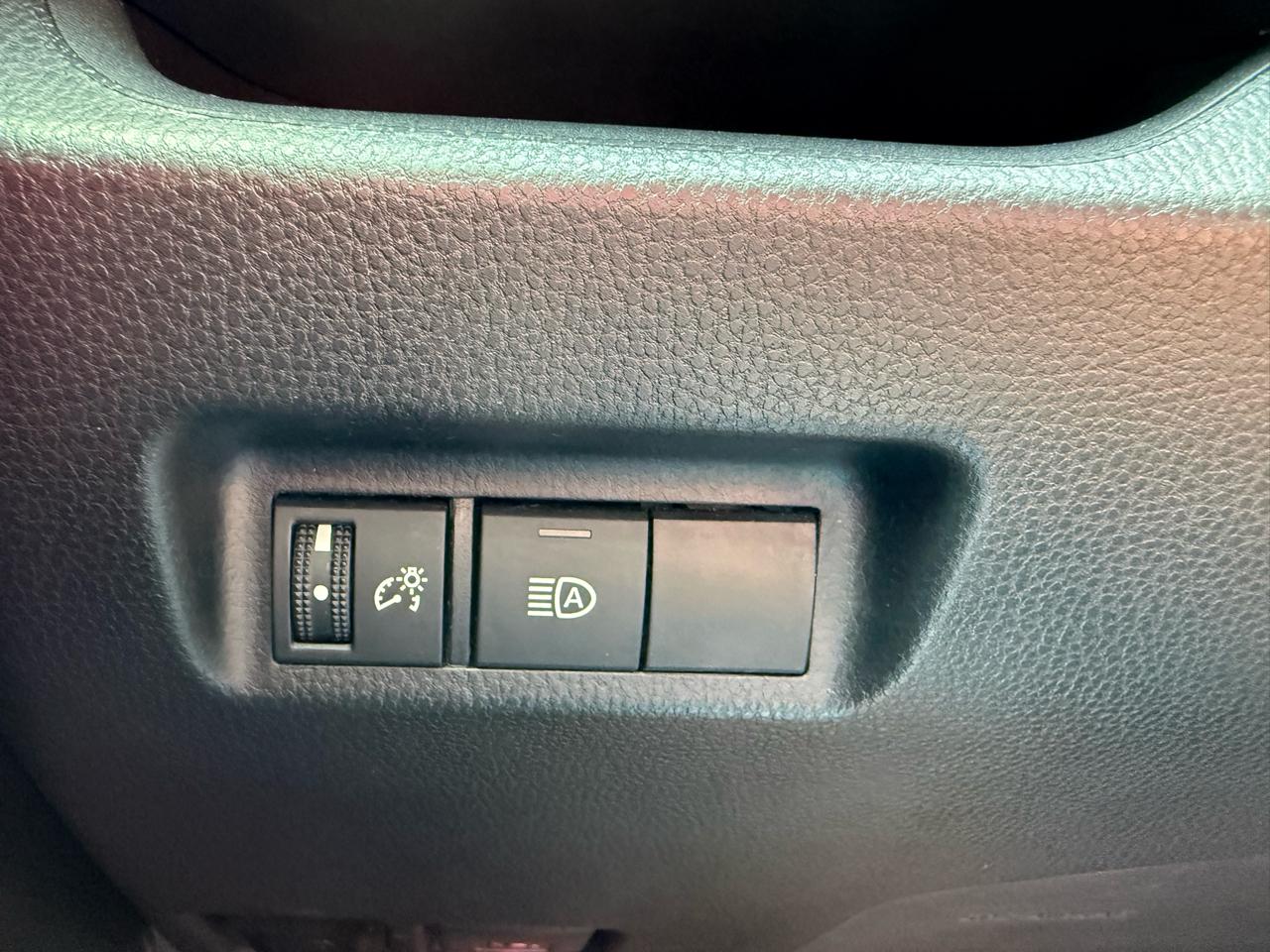 Toyota RAV4 LE 2021