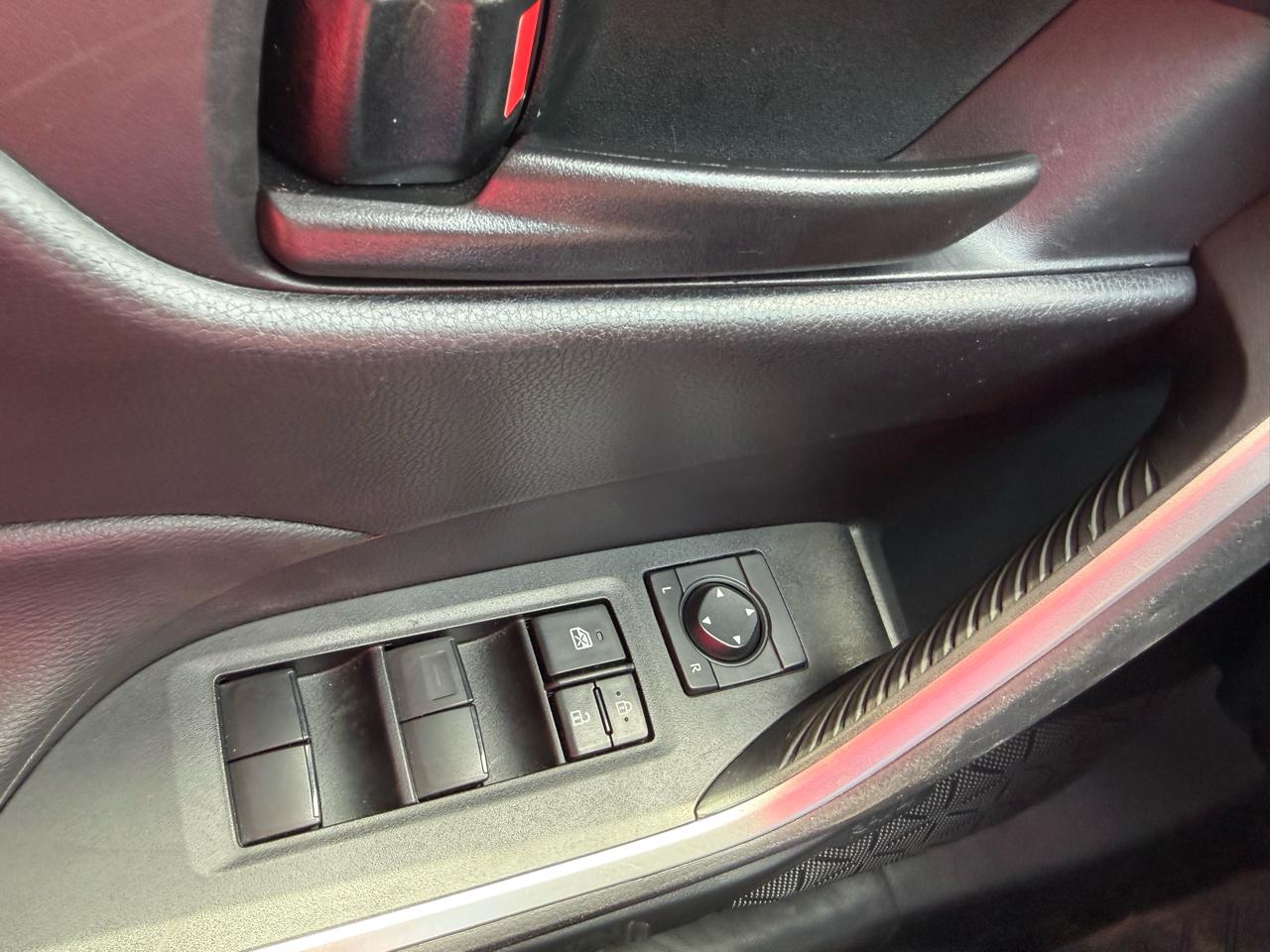 Toyota RAV4 LE 2021