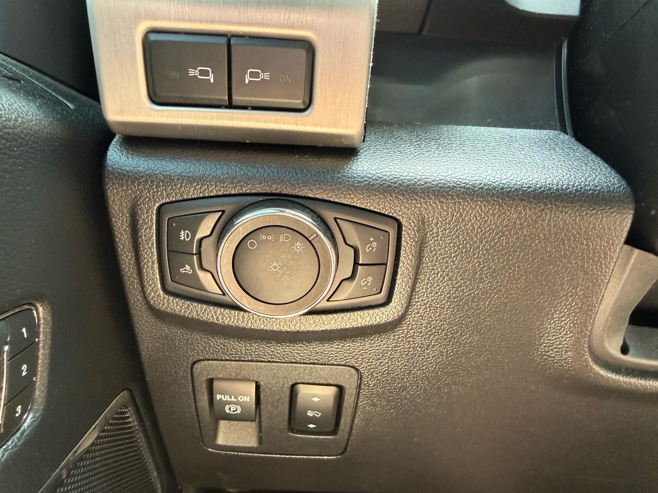 Ford F-150 Platinum SuperCrew 4WD 2019