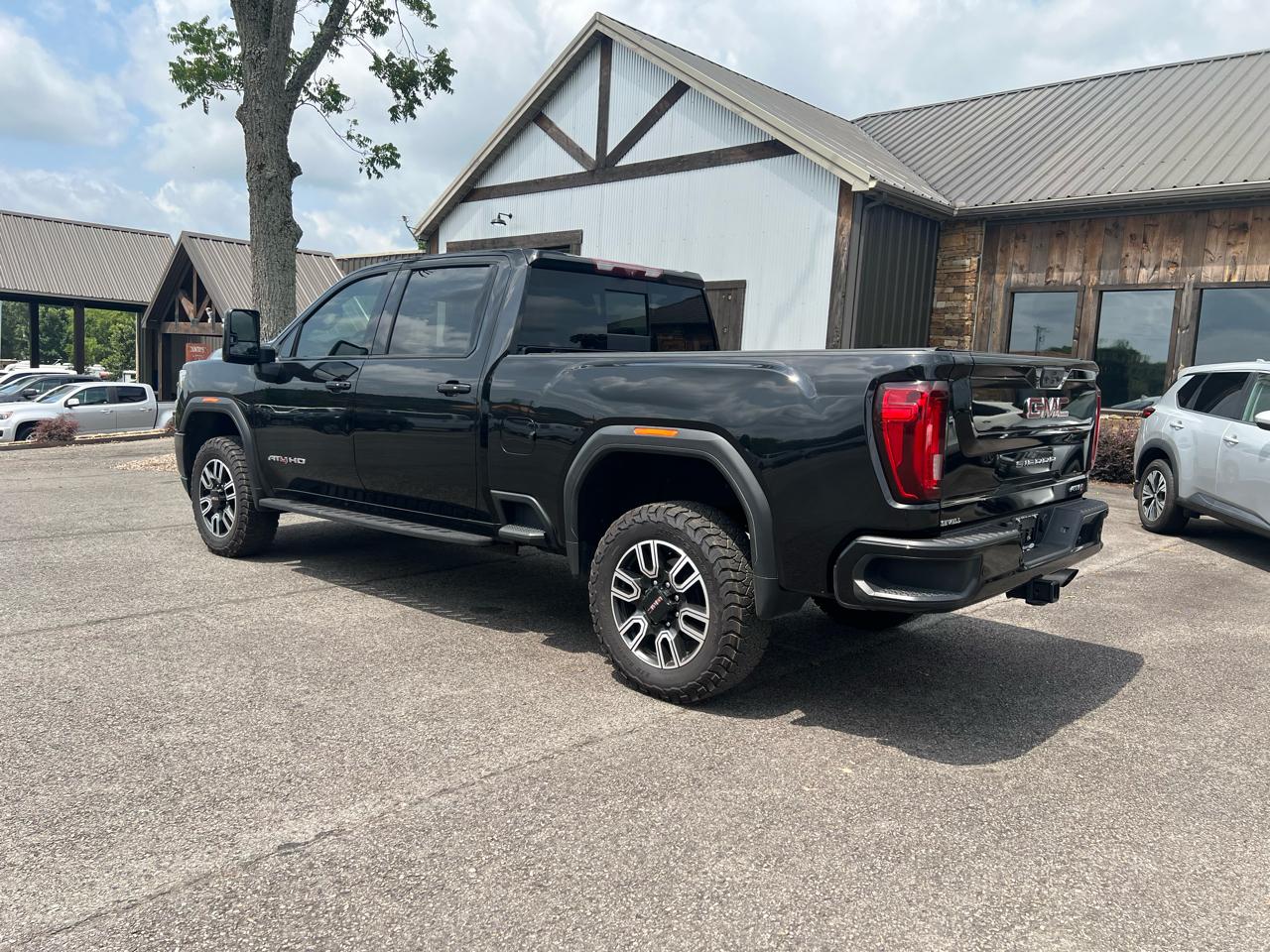 GMC Sierra 2500HD AT4 Crew Cab 4WD 2023