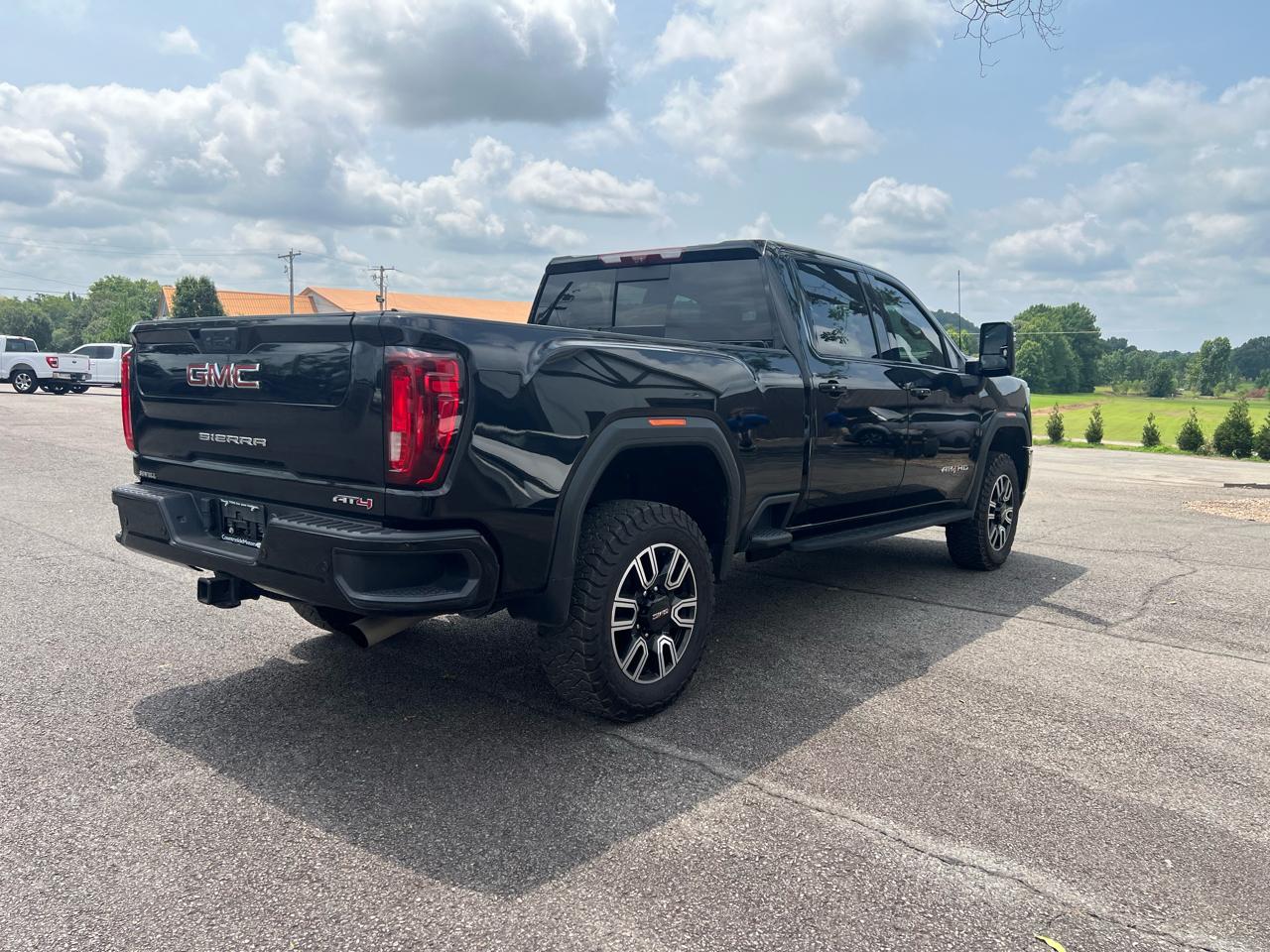 GMC Sierra 2500HD AT4 Crew Cab 4WD 2023