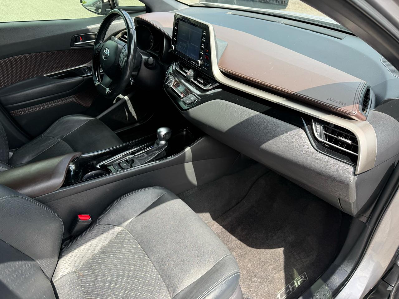 Toyota C-HR LE 2019
