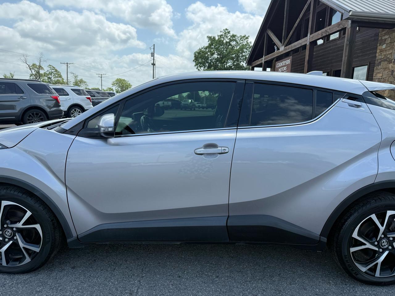Toyota C-HR LE 2019