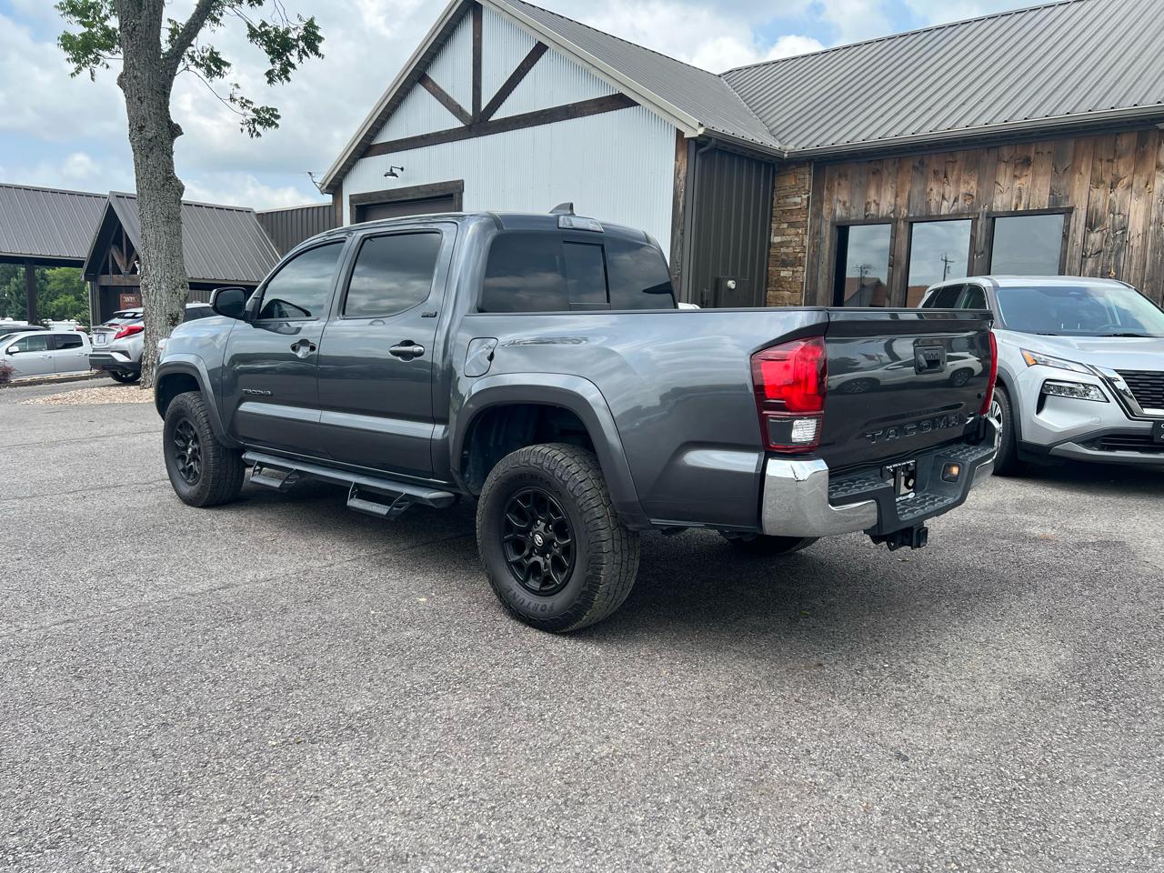 Toyota Tacoma 2WD Double Cab V6 AT SR5 (Natl) 2022
