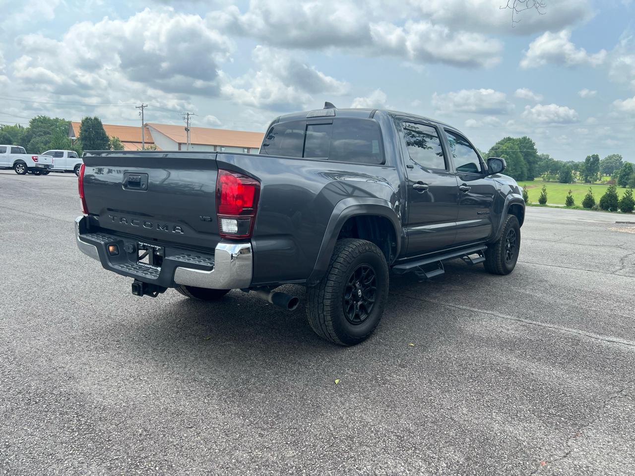 Toyota Tacoma 2WD Double Cab V6 AT SR5 (Natl) 2022
