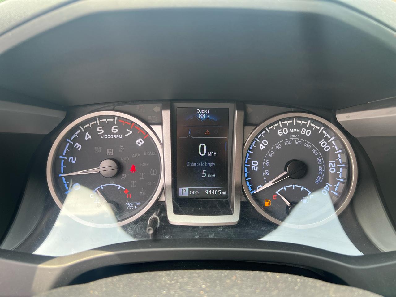Toyota Tacoma 2WD Double Cab V6 AT SR5 (Natl) 2022