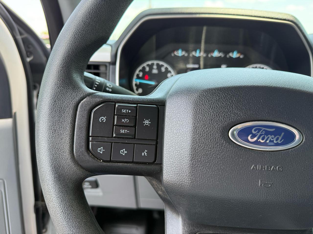 Ford F-150 XL SuperCrew 4WD 2022