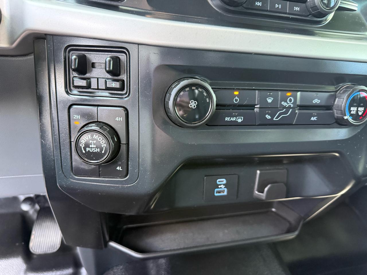 Ford F-150 XL SuperCrew 4WD 2022