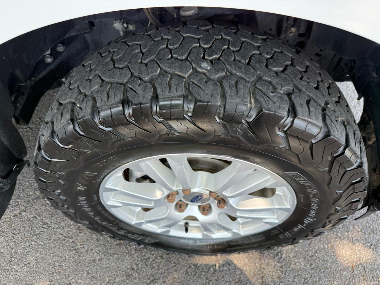 Ford F-150 XL SuperCrew 4WD 2022