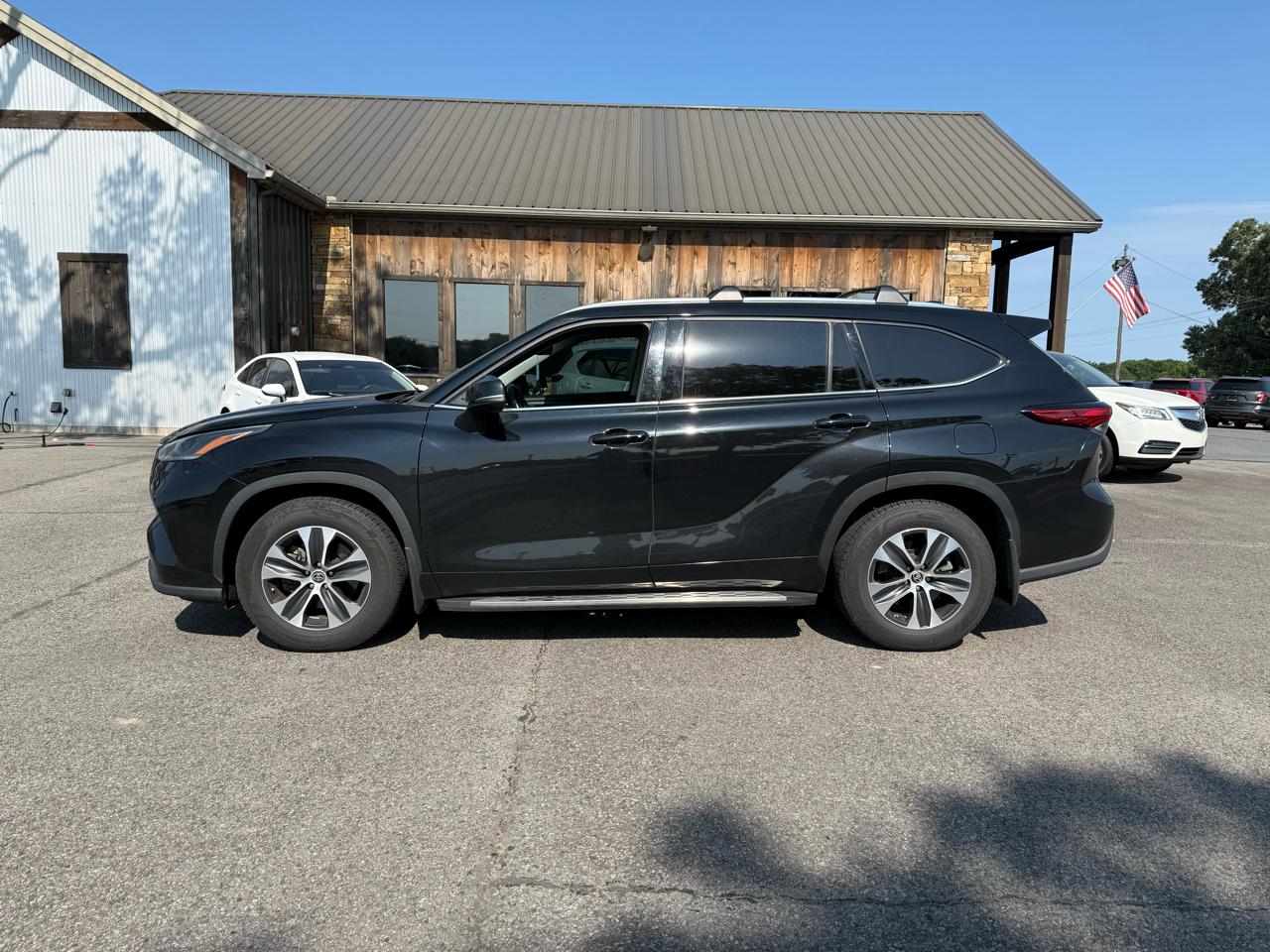 Toyota Highlander XLE FWD V6 2021