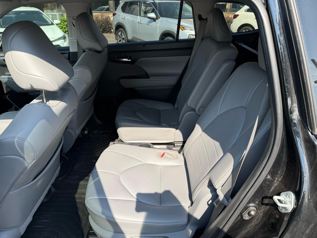Toyota Highlander XLE FWD V6 2021