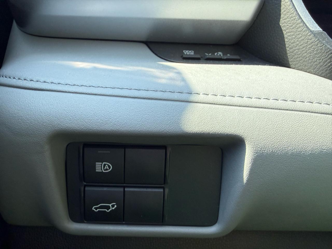 Toyota Highlander XLE FWD V6 2021