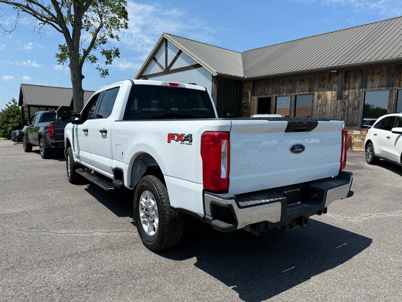 Ford F-250 SD XLT Crew Cab 4WD 2025