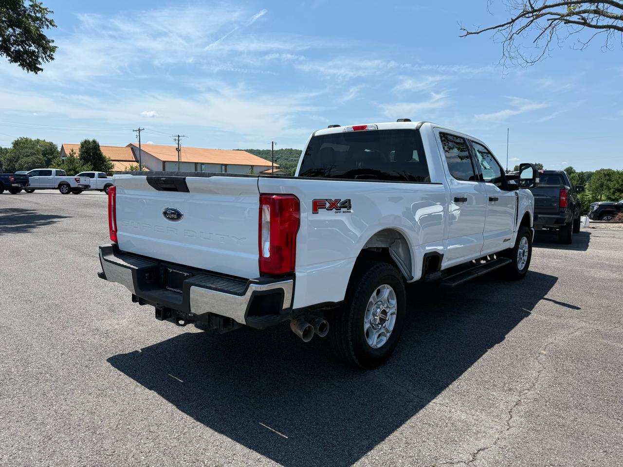 Ford F-250 SD XLT Crew Cab 4WD 2025