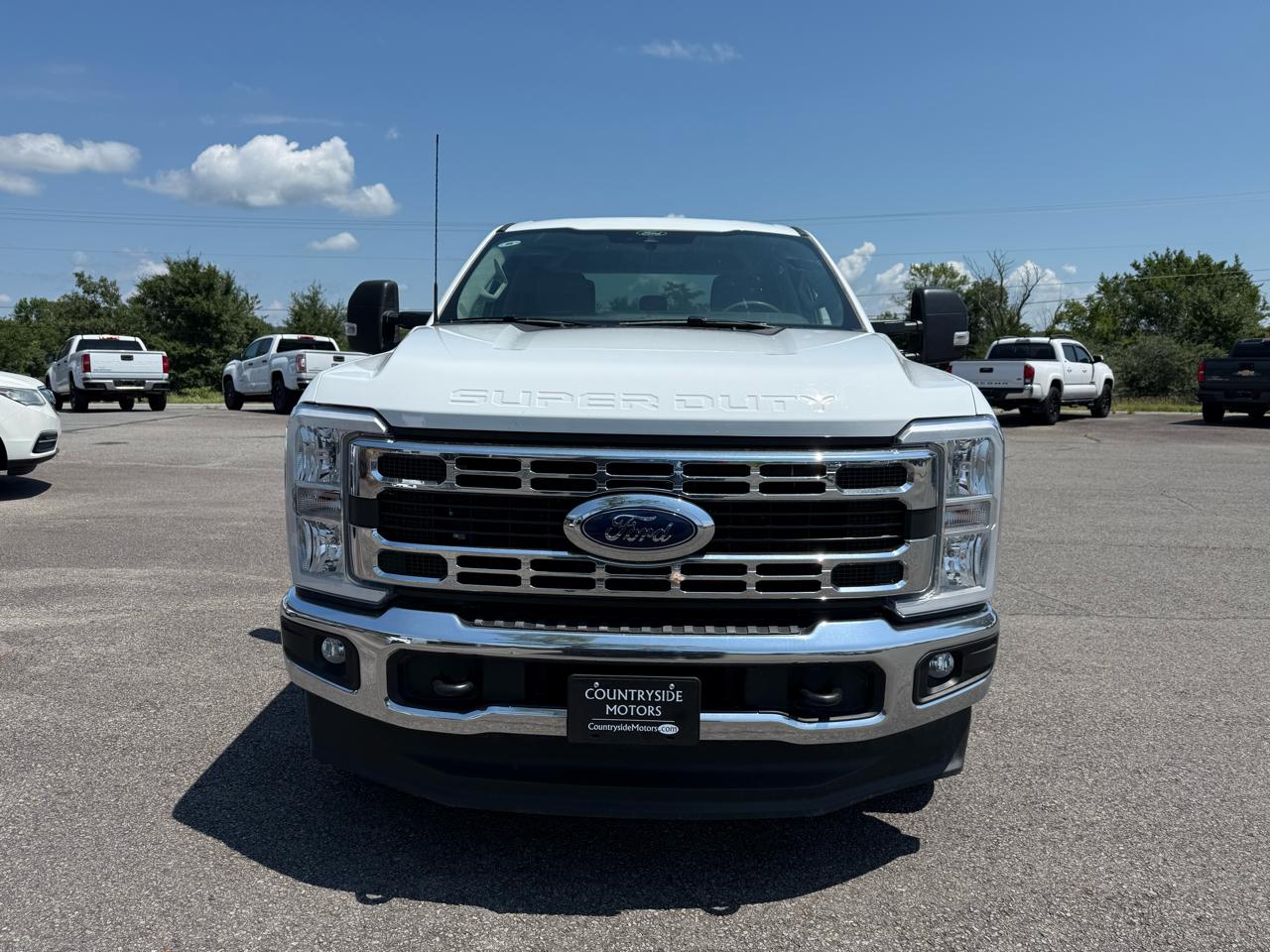 Ford F-250 SD XLT Crew Cab 4WD 2025