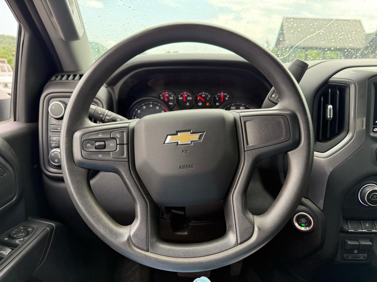 Chevrolet Silverado 2500HD Custom Crew Cab Short Box 4WD 2024