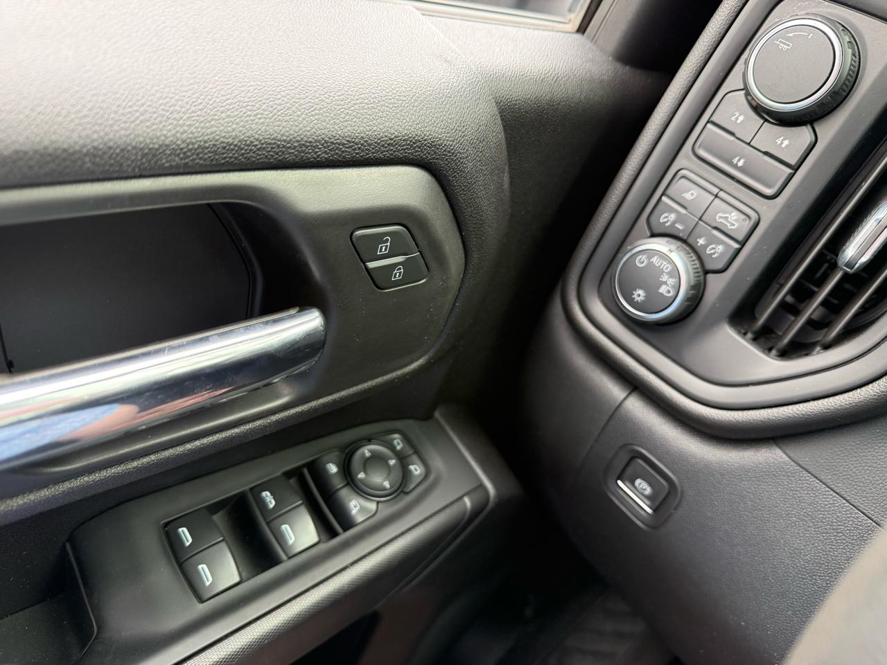 Chevrolet Silverado 2500HD Custom Crew Cab Short Box 4WD 2024