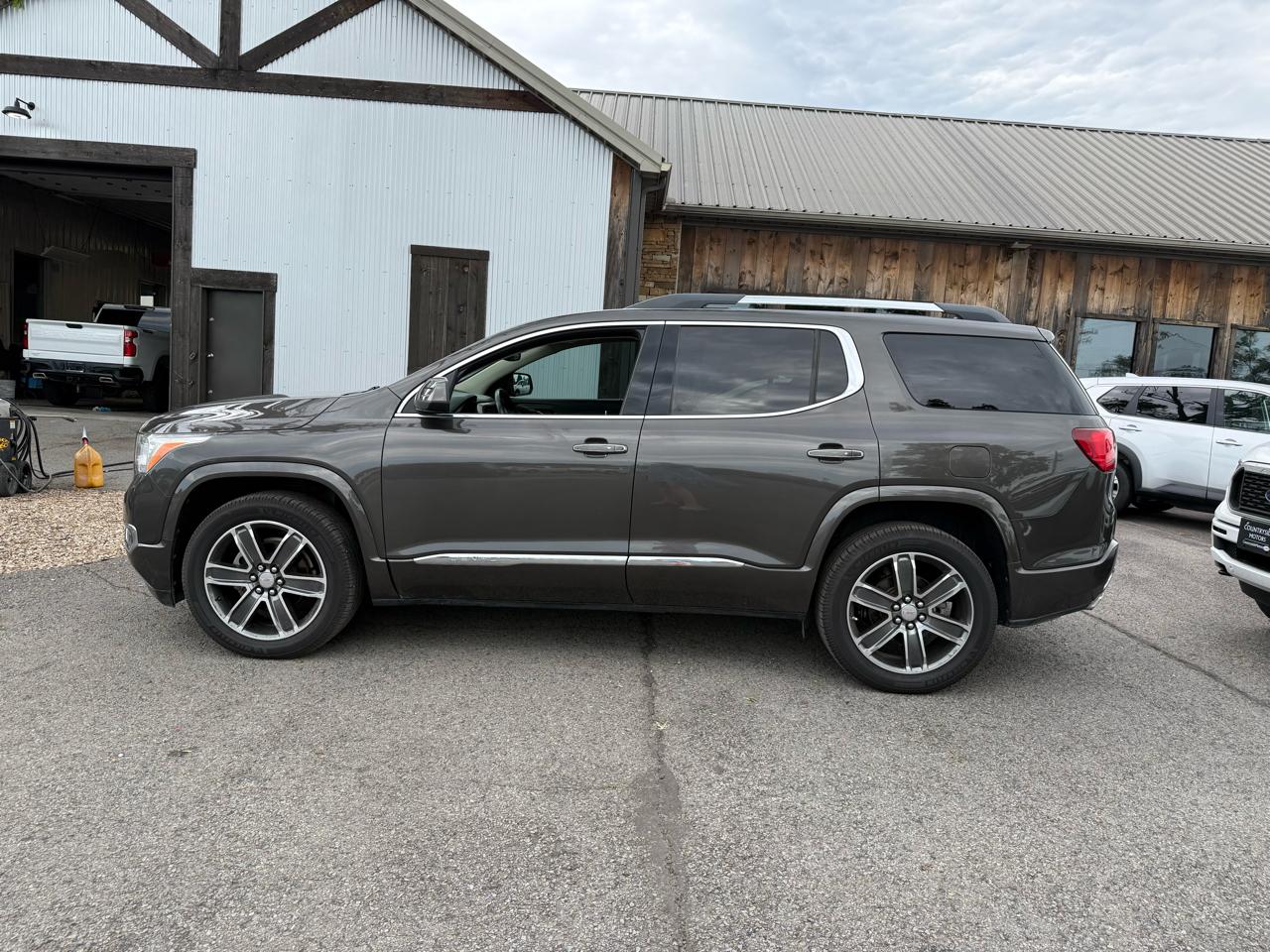 GMC Acadia Denali 2019
