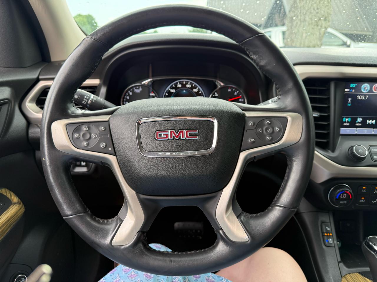 GMC Acadia Denali 2019