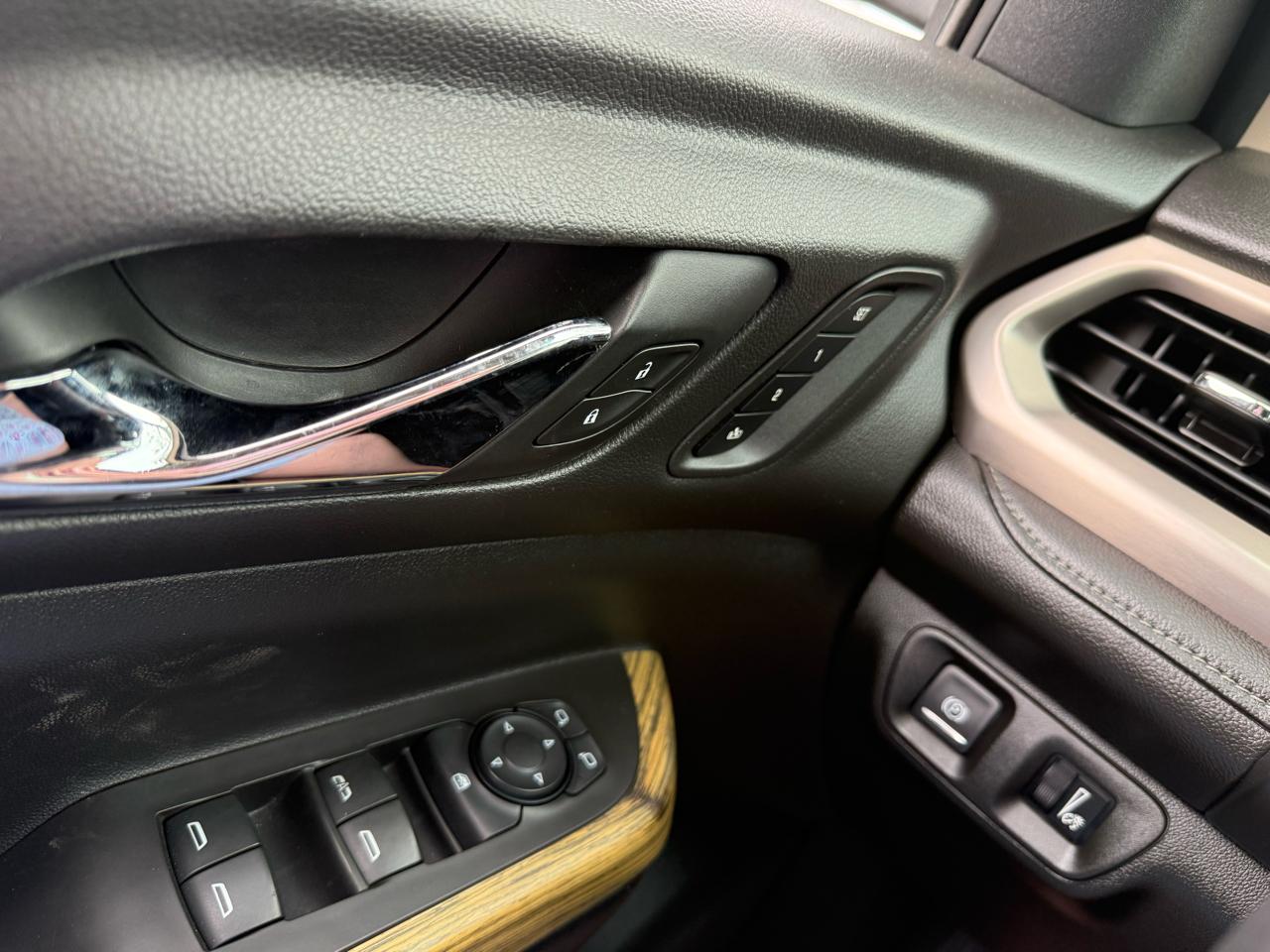 GMC Acadia Denali 2019