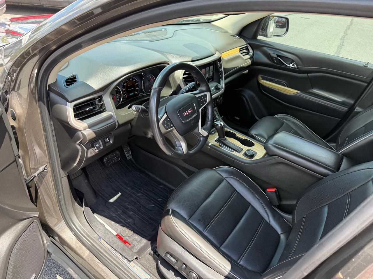 GMC Acadia Denali 2019