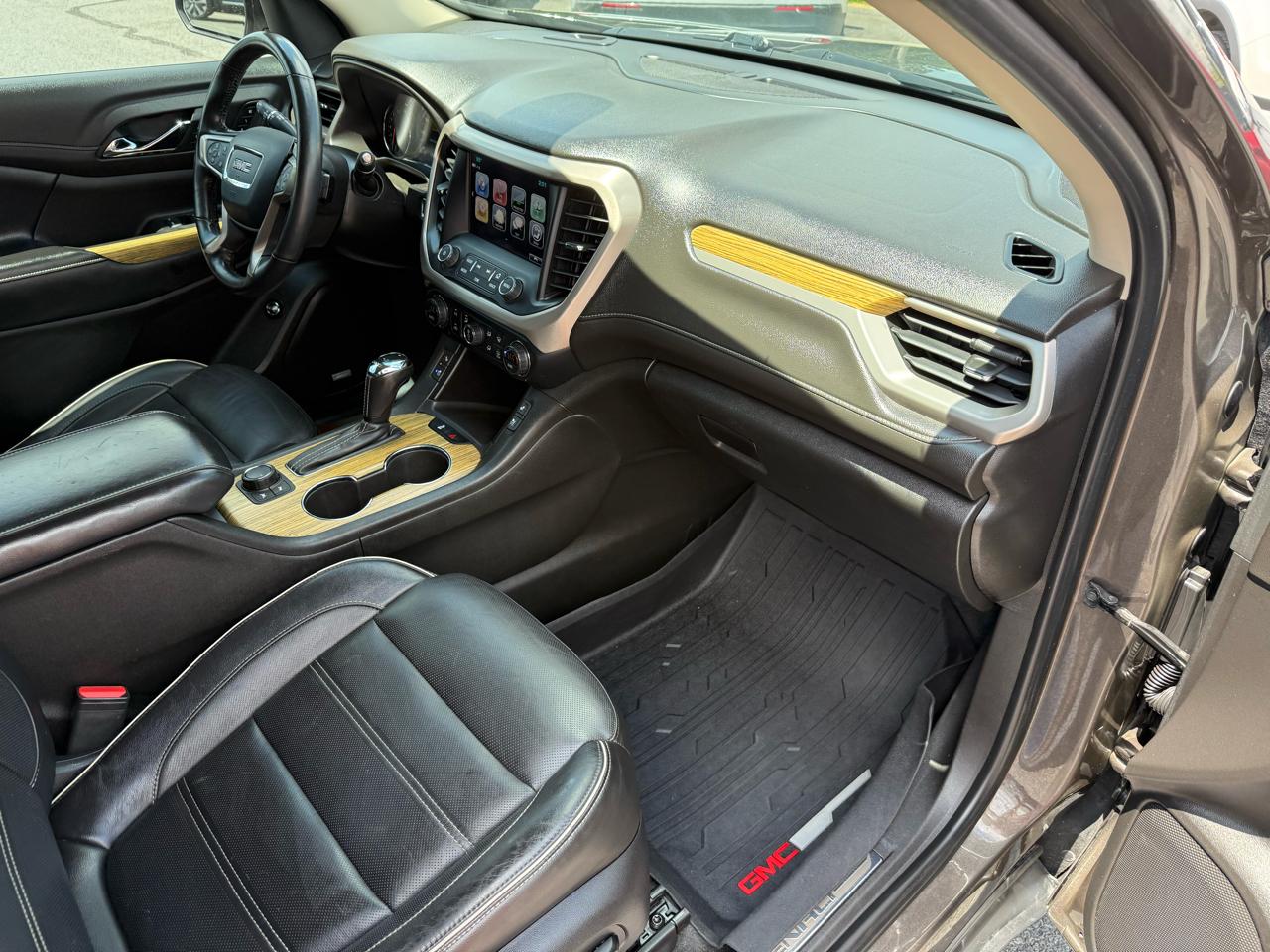 GMC Acadia Denali 2019