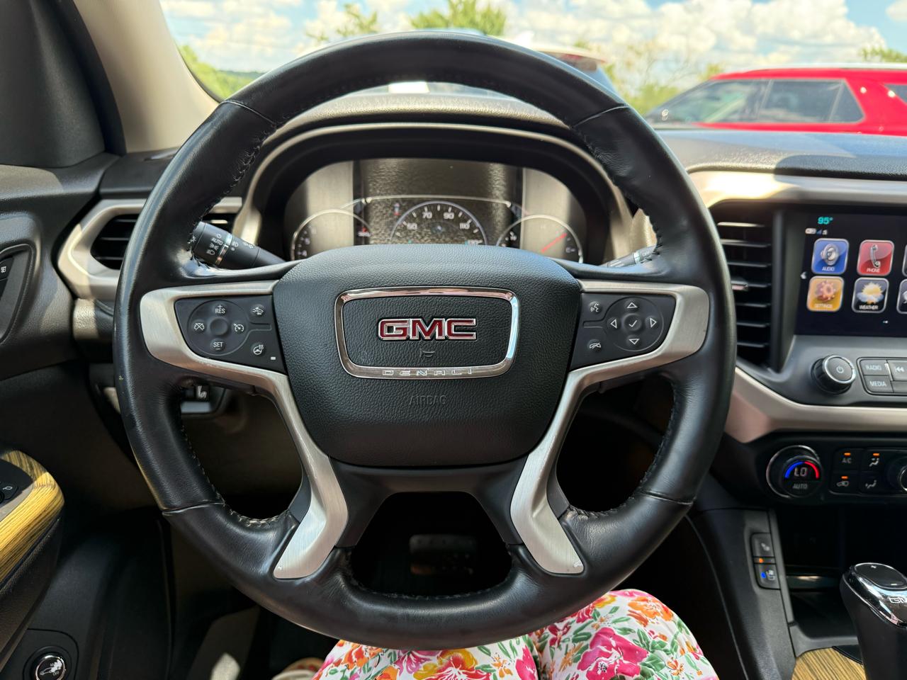 GMC Acadia Denali 2019