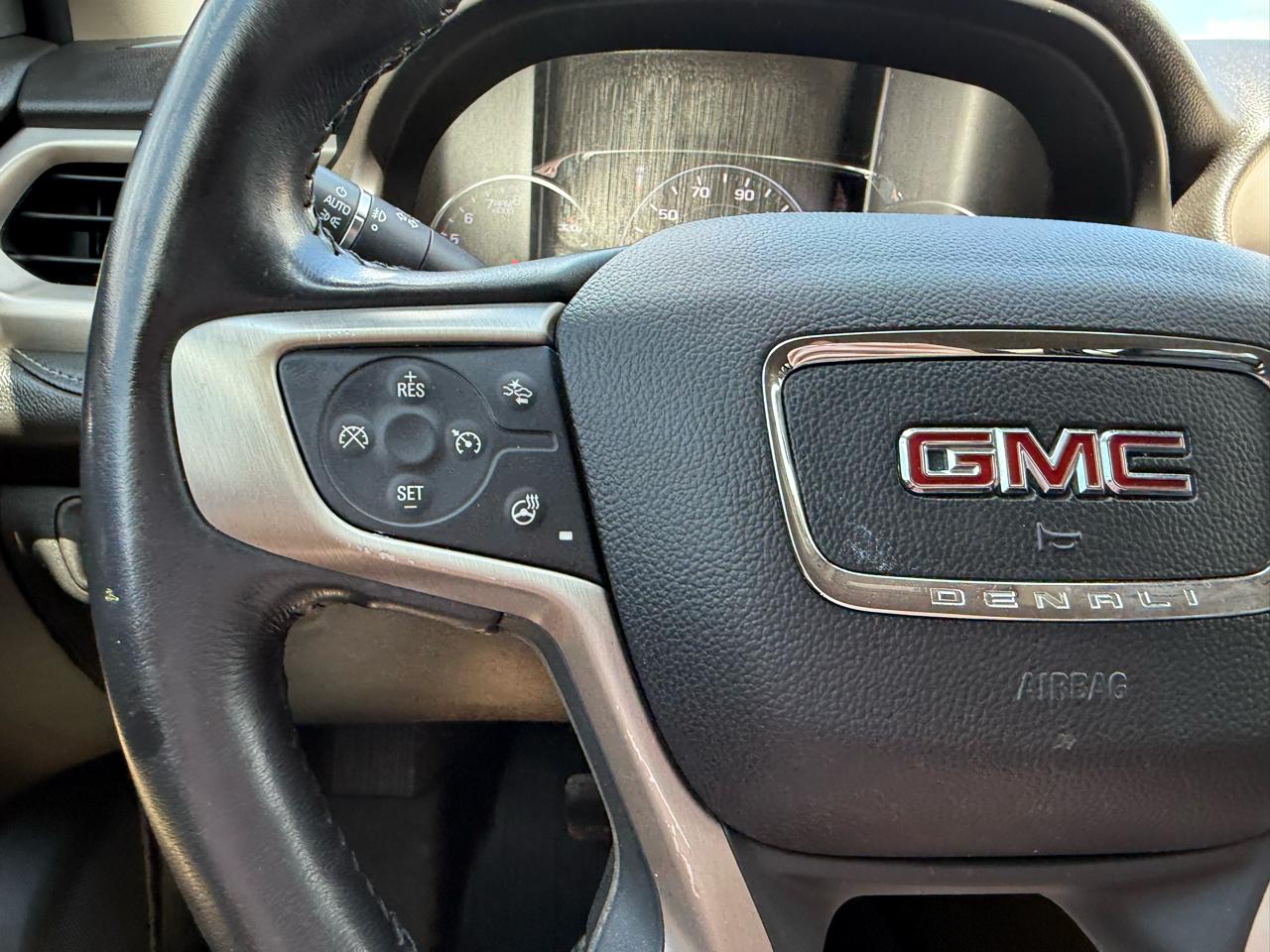 GMC Acadia Denali 2019