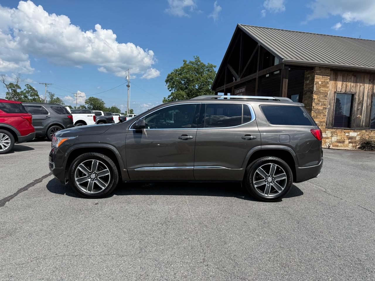 GMC Acadia Denali 2019