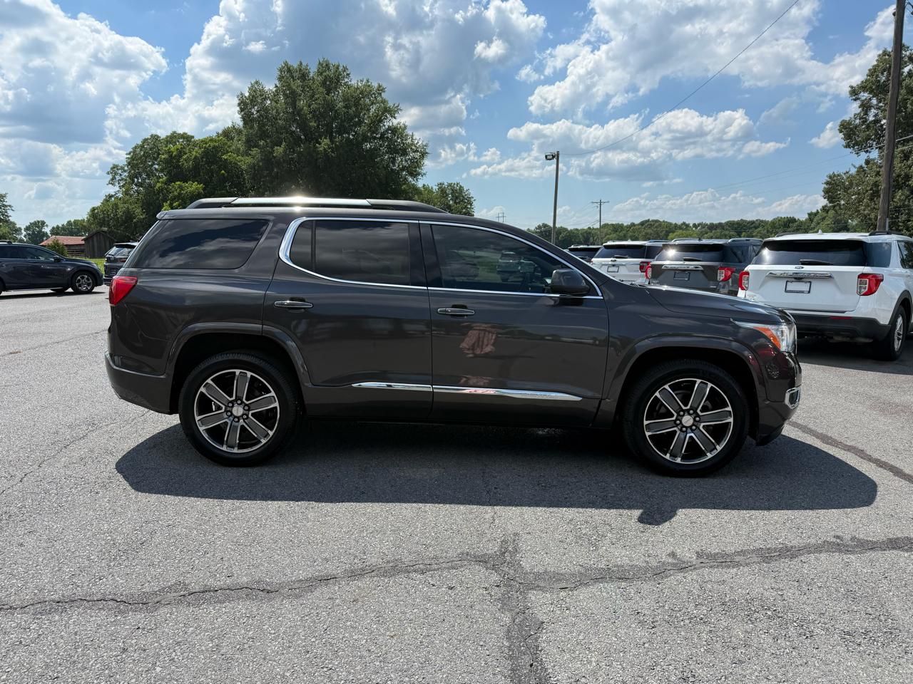 GMC Acadia Denali 2019