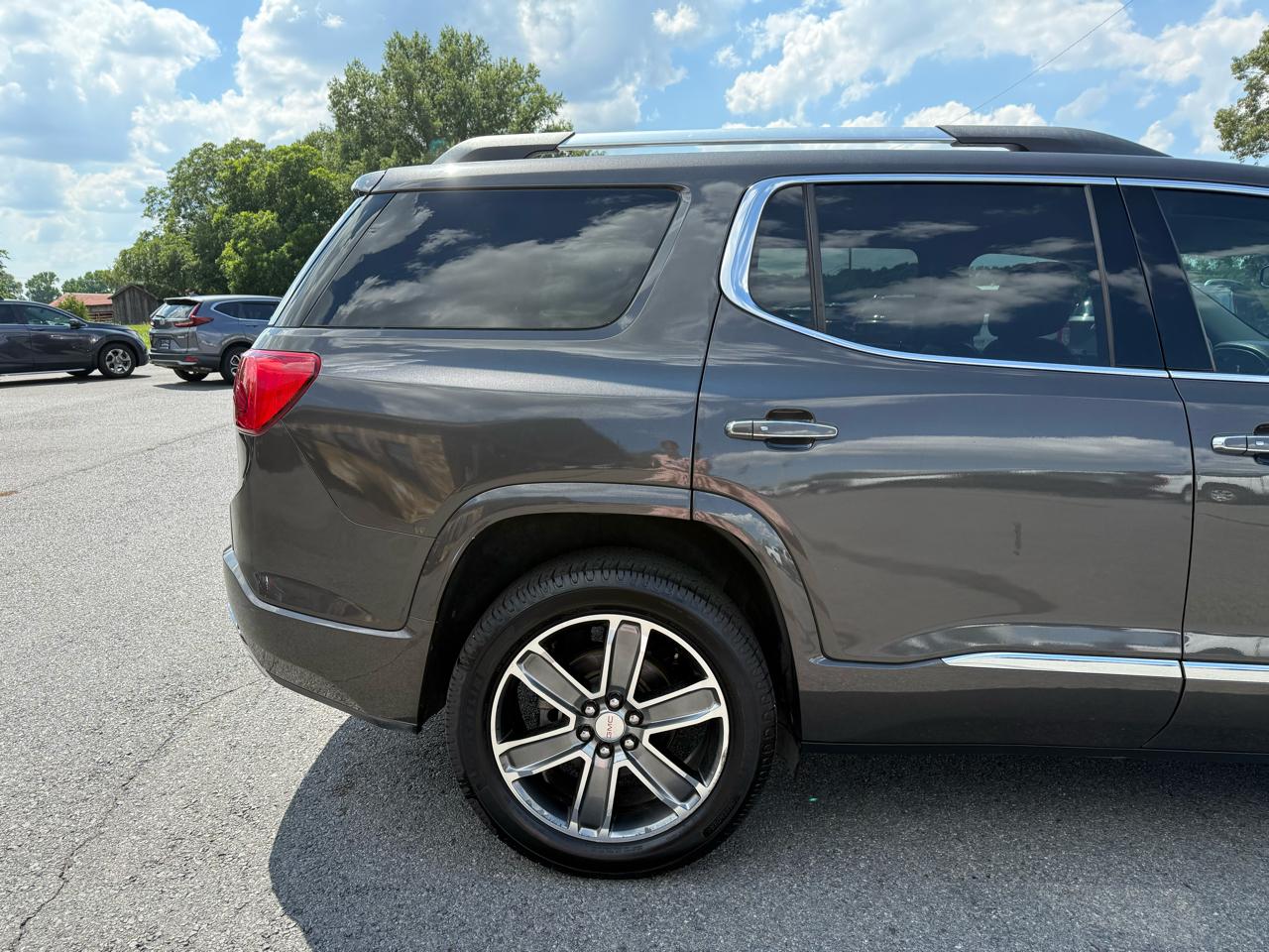 GMC Acadia Denali 2019