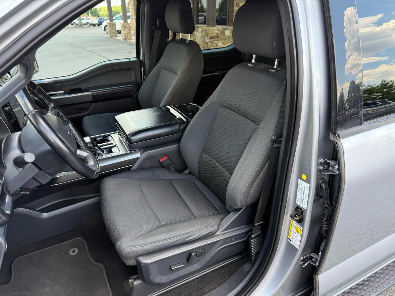 Ford F-150 XLT SuperCrew 4WD 2022
