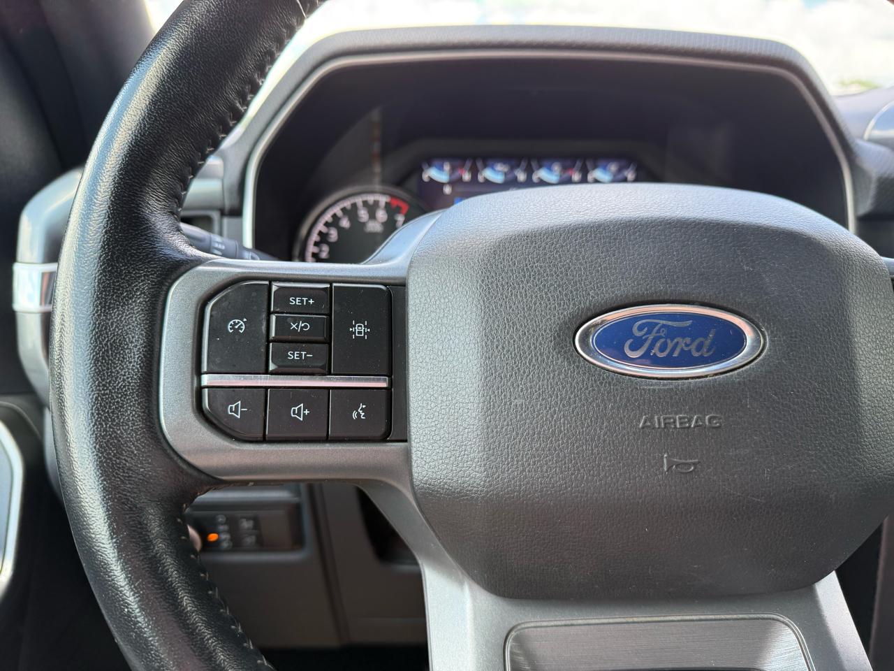 Ford F-150 XLT SuperCrew 4WD 2022