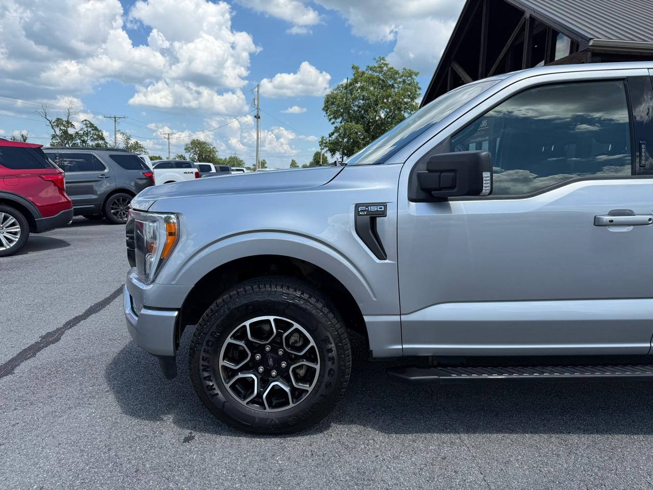 Ford F-150 XLT SuperCrew 4WD 2022