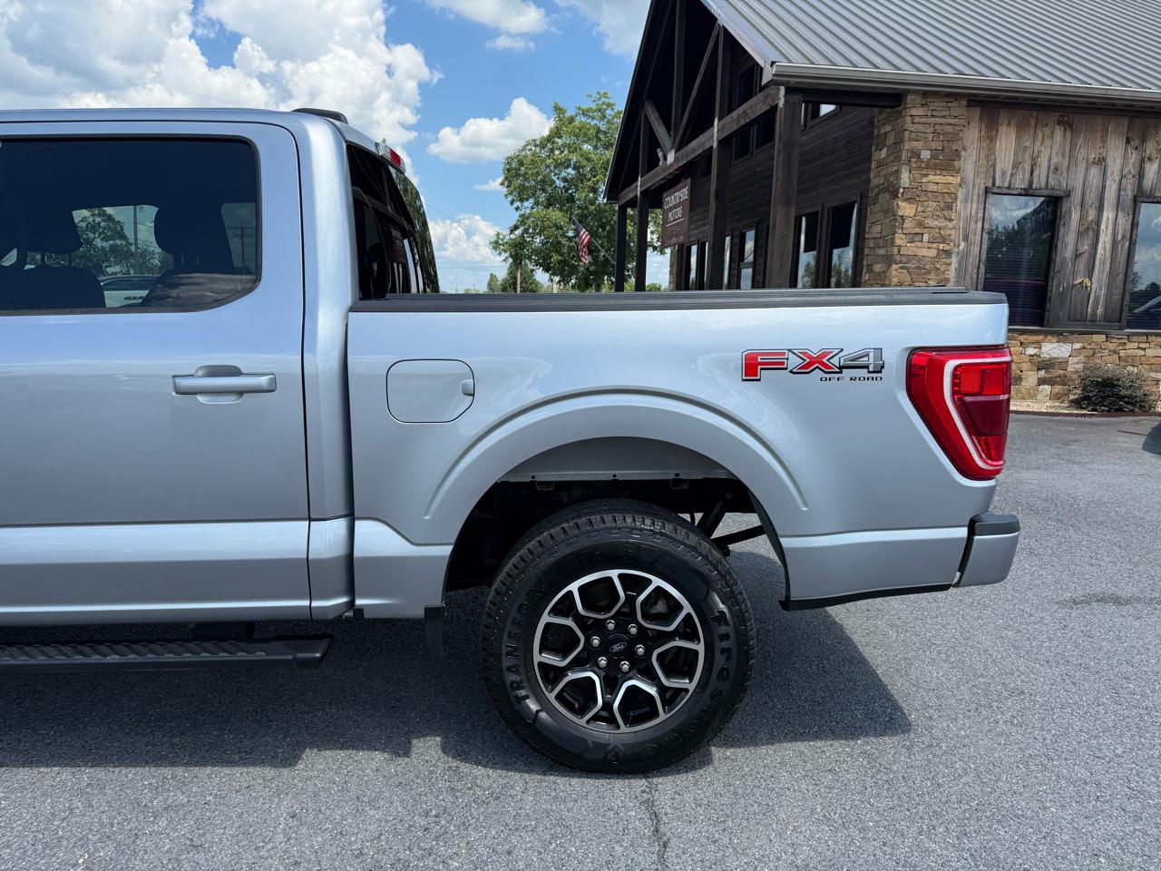 Ford F-150 XLT SuperCrew 4WD 2022