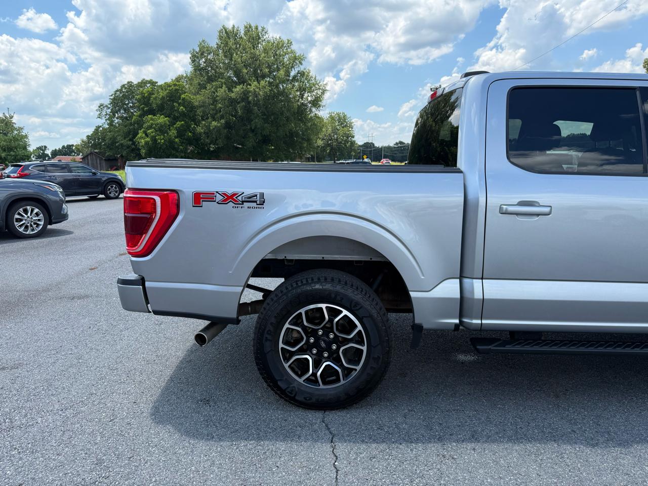 Ford F-150 XLT SuperCrew 4WD 2022