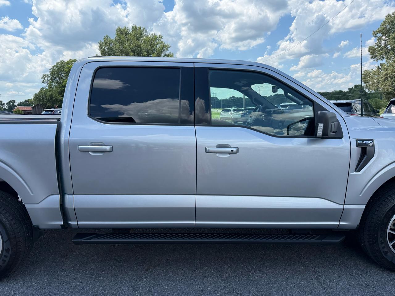 Ford F-150 XLT SuperCrew 4WD 2022