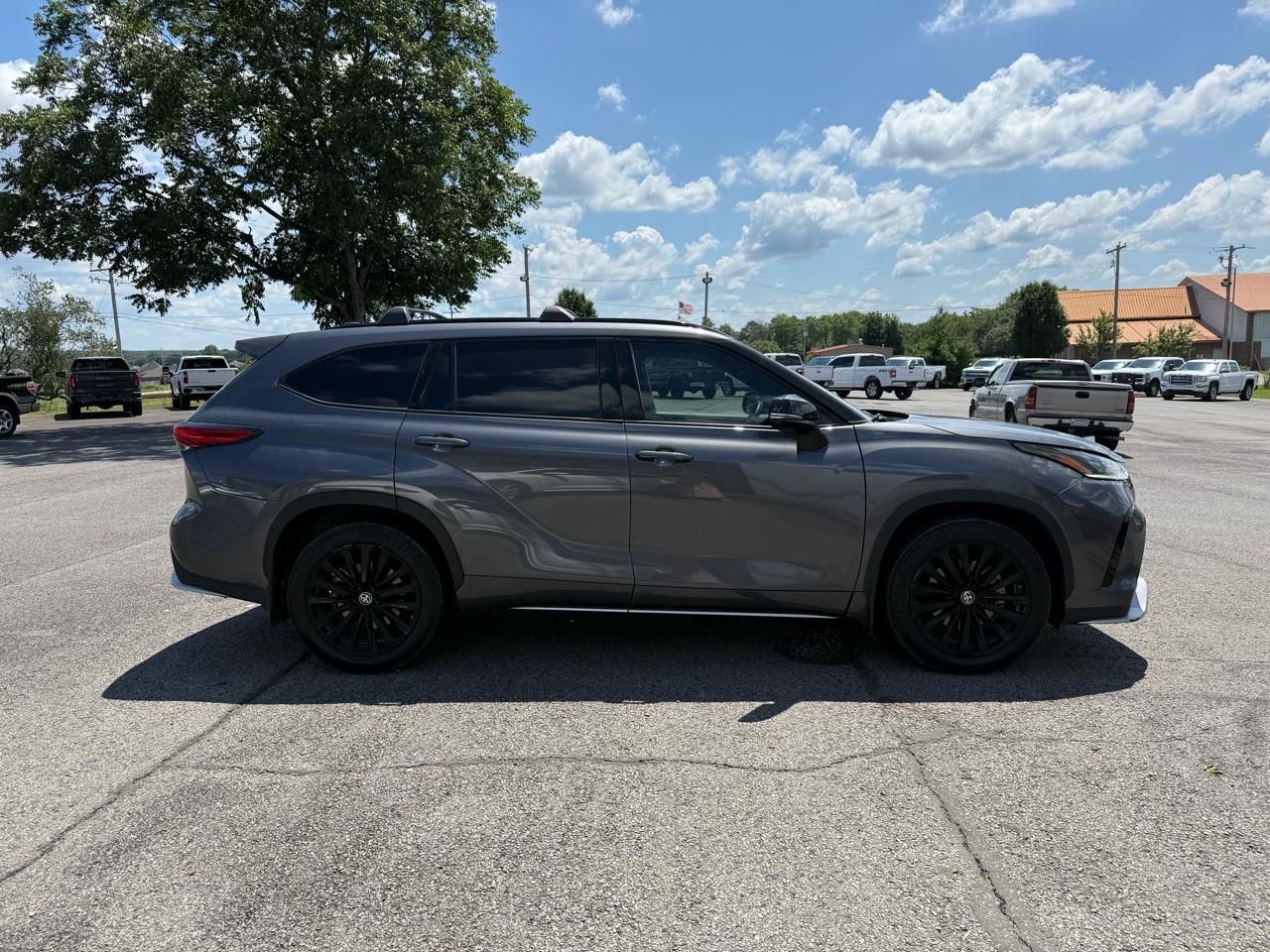 Toyota Highlander XSE FWD V6 2023