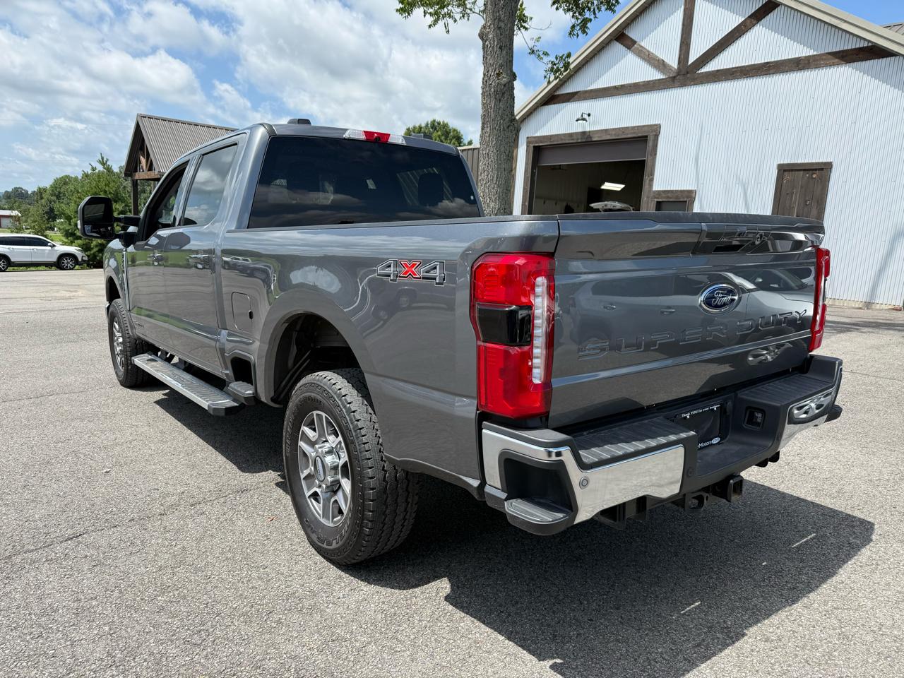 Ford F-250 SD Lariat Crew Cab 4WD 2025
